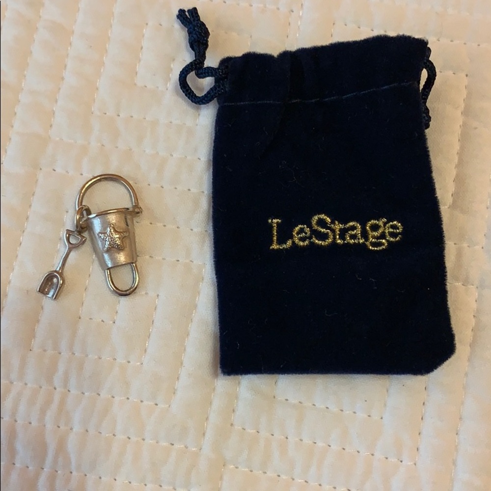 LeSTAGE CONVERTIBLE CLASP